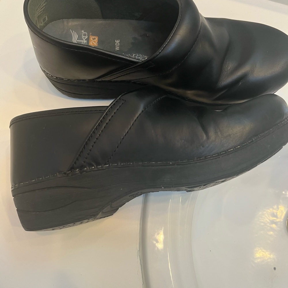 Dansko black clogs size 38 wide great condition